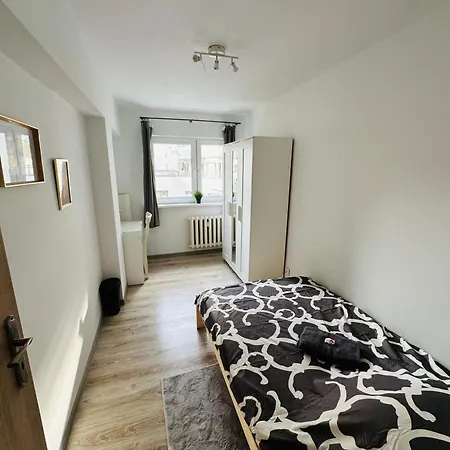 Wola Ratusz Δωμάτια σε οικογενειακή κατοικία Βαρσοβία