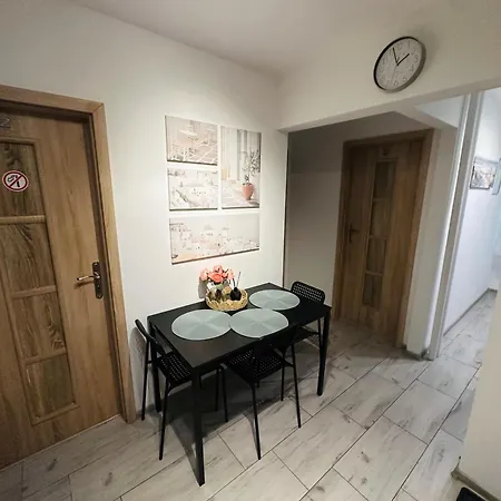 Wola Ratusz Δωμάτια σε οικογενειακή κατοικία